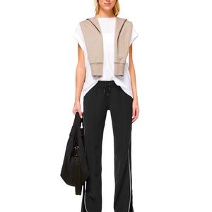 Lululemon On the Right Track Pant Black / Ivory Size 6